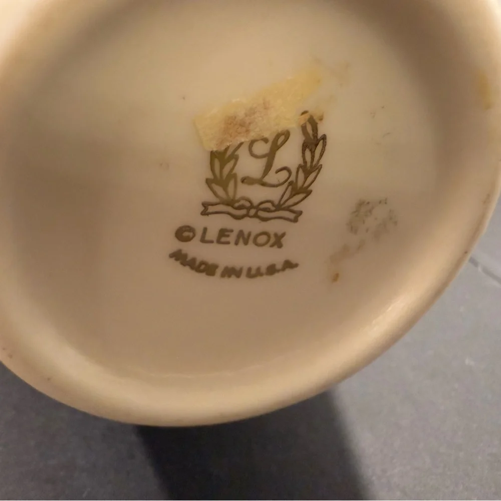 Lenox Bone China Vintage Orchid Vase 7 Inch Gold Rim Ivory Ribbed Double Sided